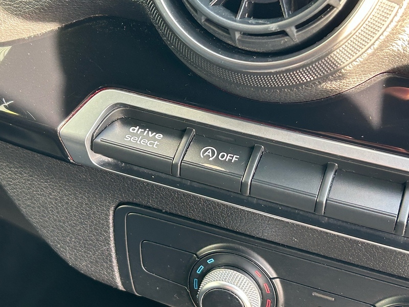 Audi 1.6 TDI 30 Black Edition SUV 5dr Diesel S Tronic Euro 6 (s/s) (116 ps)