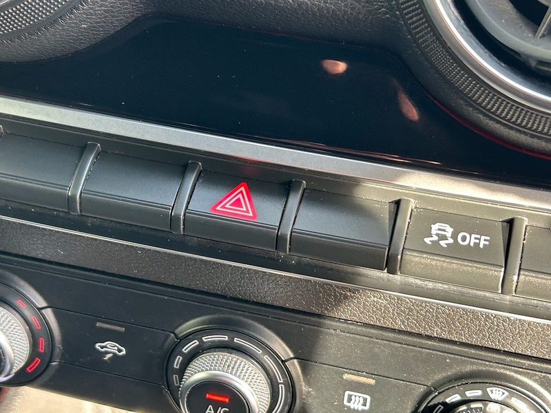 Audi 1.6 TDI 30 Black Edition SUV 5dr Diesel S Tronic Euro 6 (s/s) (116 ps)