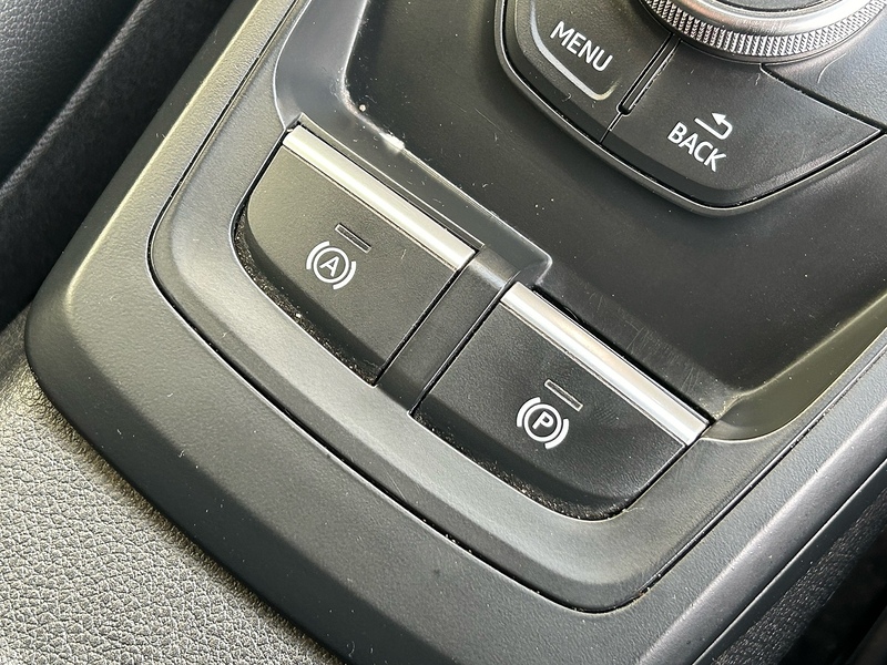 Audi 1.6 TDI 30 Black Edition SUV 5dr Diesel S Tronic Euro 6 (s/s) (116 ps)