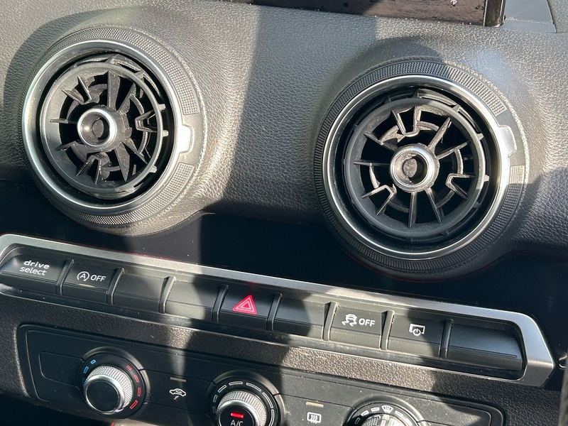 Audi 1.6 TDI 30 Black Edition SUV 5dr Diesel S Tronic Euro 6 (s/s) (116 ps)