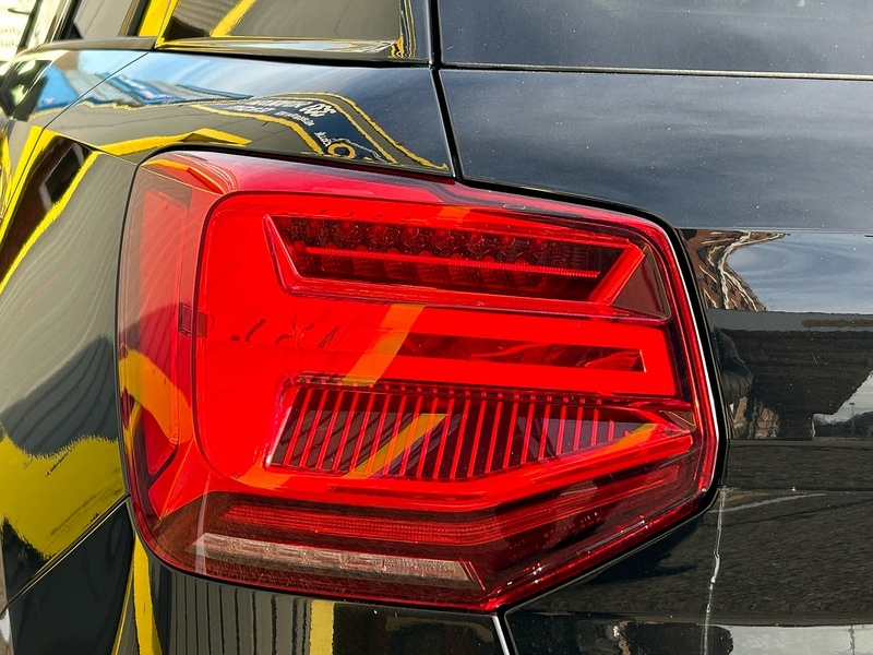 Audi 1.6 TDI 30 Black Edition SUV 5dr Diesel S Tronic Euro 6 (s/s) (116 ps)