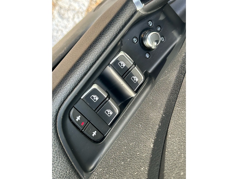 Audi 1.6 TDI 30 Black Edition SUV 5dr Diesel S Tronic Euro 6 (s/s) (116 ps)