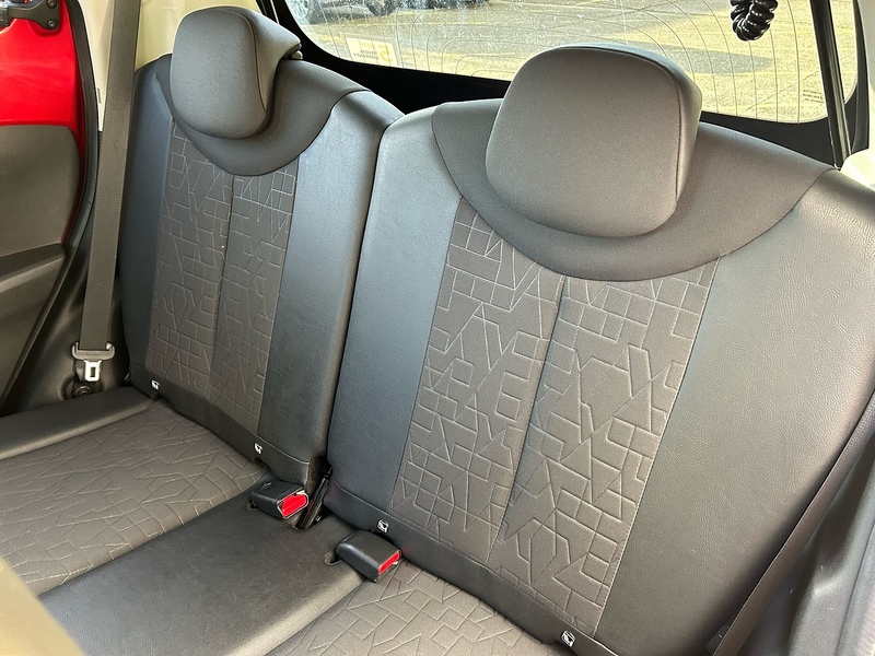 Toyota 1.0 VVT-i x-clusiv Hatchback 5dr Petrol Manual Euro 6 (71 ps)