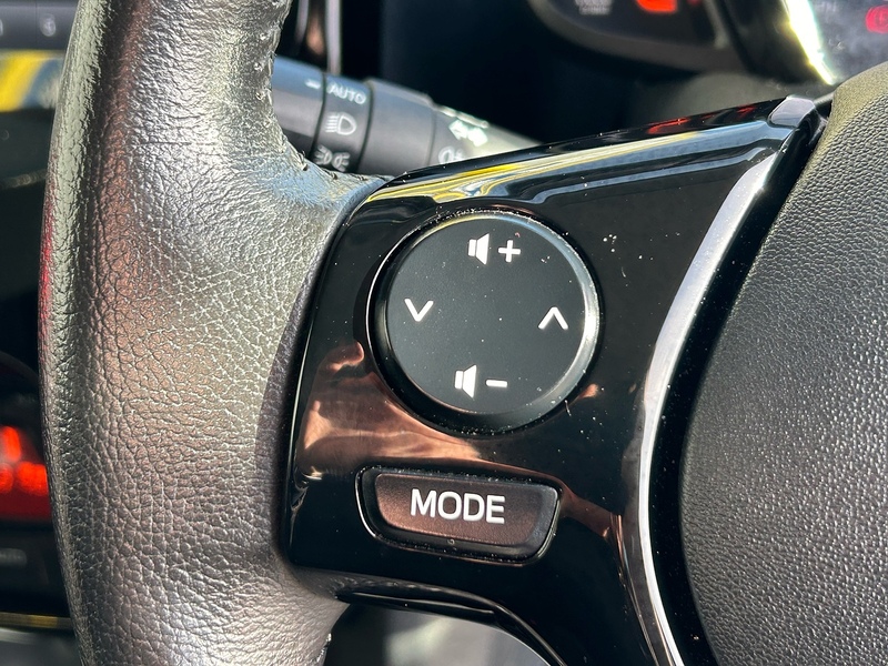 Toyota 1.0 VVT-i x-clusiv Hatchback 5dr Petrol Manual Euro 6 (71 ps)