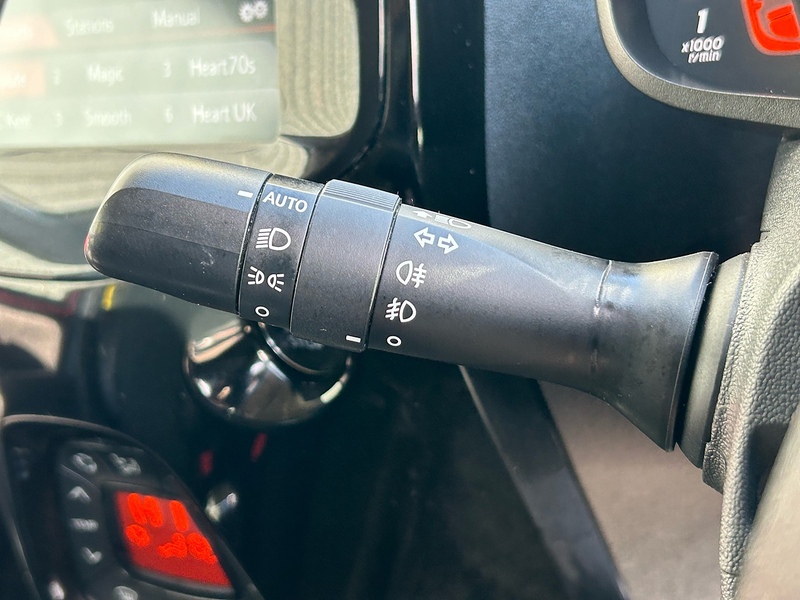 Toyota 1.0 VVT-i x-clusiv Hatchback 5dr Petrol Manual Euro 6 (71 ps)