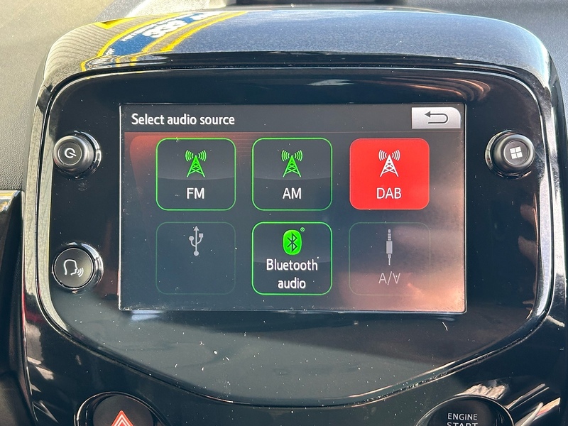 Toyota 1.0 VVT-i x-clusiv Hatchback 5dr Petrol Manual Euro 6 (71 ps)