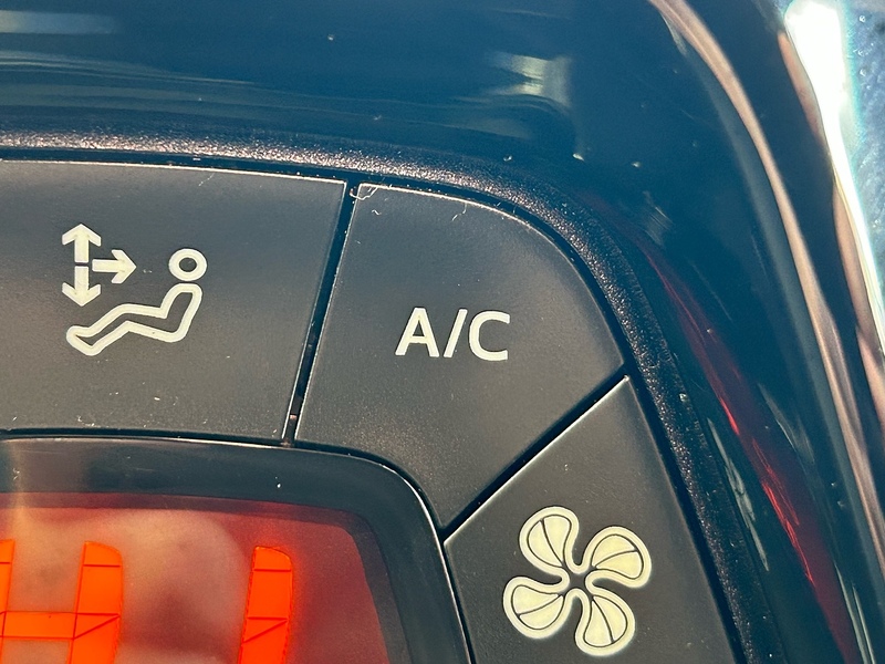 Toyota 1.0 VVT-i x-clusiv Hatchback 5dr Petrol Manual Euro 6 (71 ps)