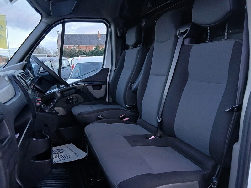 Renault Master Ll35 Business Dci L/R Luton Luton Van 2.3 Manual Diesel