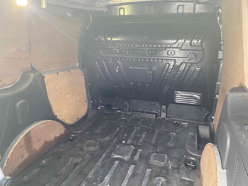 Ford 1.5 TDCi 200 Limited Panel Van 5dr Diesel Manual L1 H1 (119 g/km, 118 bhp)