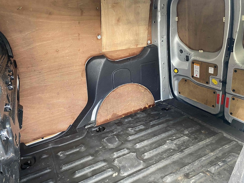 Ford 1.5 TDCi 200 Limited Panel Van 5dr Diesel Manual L1 H1 (119 g/km, 118 bhp)