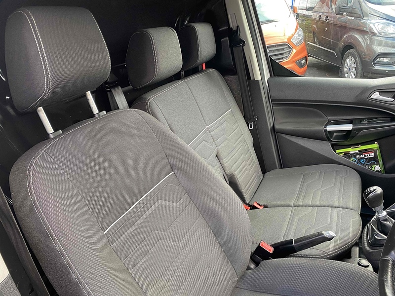 Ford 1.5 TDCi 200 Limited Panel Van 5dr Diesel Manual L1 H1 (119 g/km, 118 bhp)