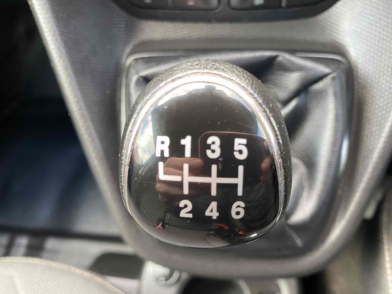 Ford 1.5 TDCi 200 Limited Panel Van 5dr Diesel Manual L1 H1 (119 g/km, 118 bhp)