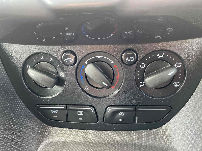 Ford 1.5 TDCi 200 Limited Panel Van 5dr Diesel Manual L1 H1 (119 g/km, 118 bhp)