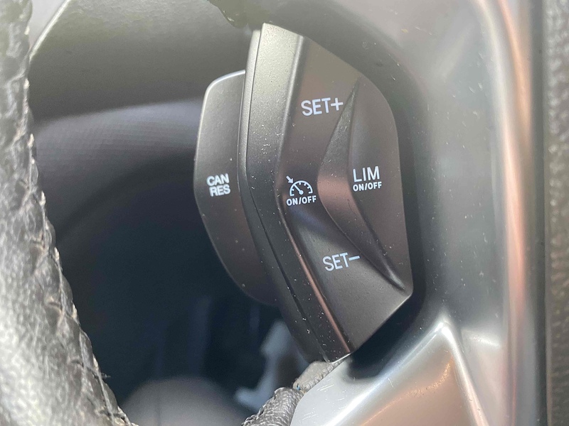 Ford 1.5 TDCi 200 Limited Panel Van 5dr Diesel Manual L1 H1 (119 g/km, 118 bhp)