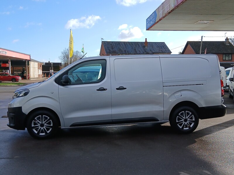 Toyota D Icon Panel Van 2.0 Manual Diesel Panel Van 2.0 Manual Diesel