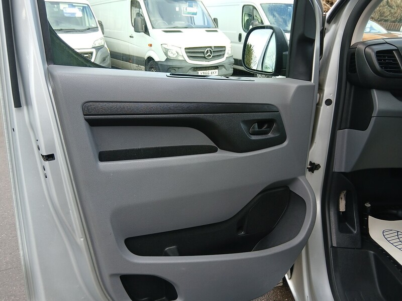 Toyota D Icon Panel Van 2.0 Manual Diesel Panel Van 2.0 Manual Diesel