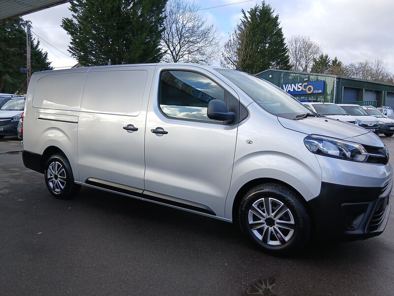 Toyota D Icon Panel Van 2.0 Manual Diesel Panel Van 2.0 Manual Diesel