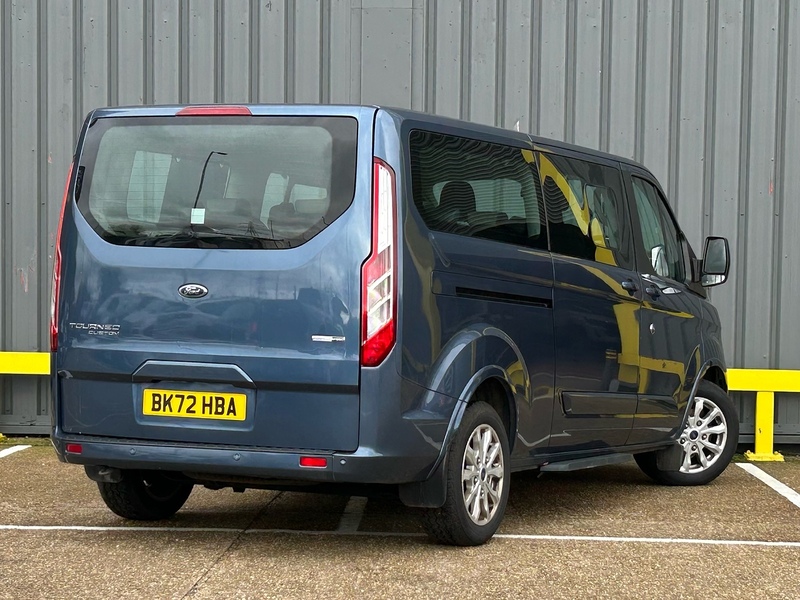 Ford 2.0 320 EcoBlue MHEV Titanium Minibus Double Cab 5dr Diesel Manual L2 Euro 6 (s/s) (130 ps)