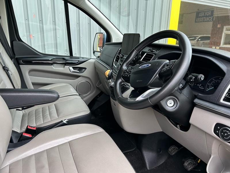 Ford 2.0 320 EcoBlue MHEV Titanium Minibus Double Cab 5dr Diesel Manual L2 Euro 6 (s/s) (130 ps)