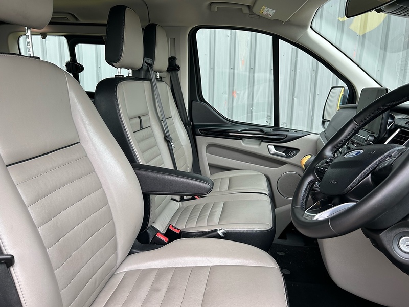 Ford 2.0 320 EcoBlue MHEV Titanium Minibus Double Cab 5dr Diesel Manual L2 Euro 6 (s/s) (130 ps)