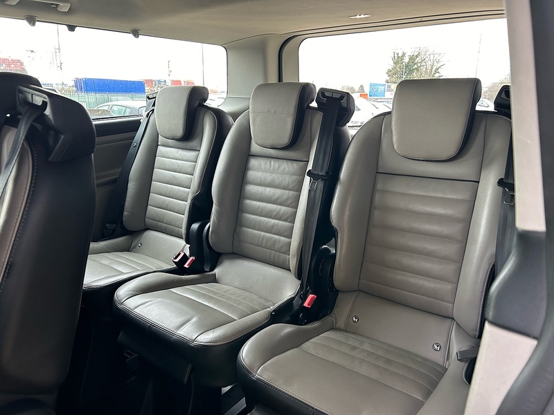 Ford 2.0 320 EcoBlue MHEV Titanium Minibus Double Cab 5dr Diesel Manual L2 Euro 6 (s/s) (130 ps)