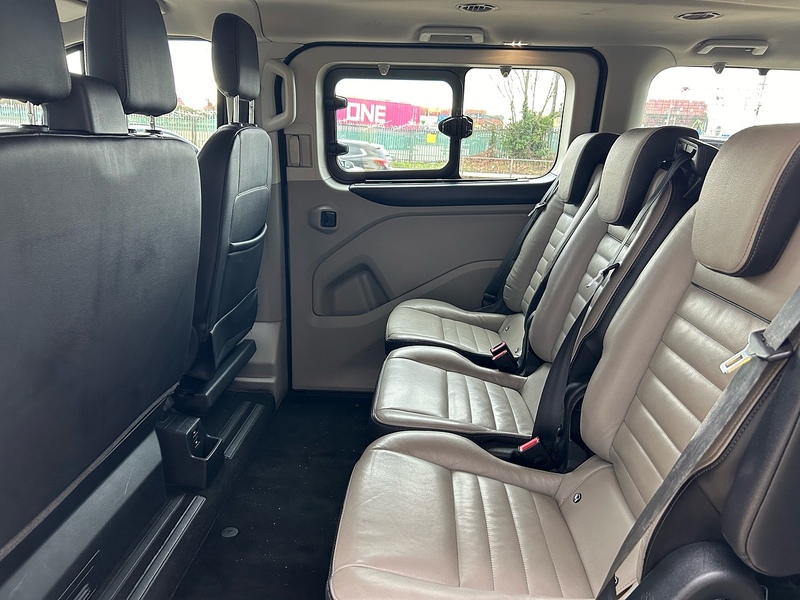 Ford 2.0 320 EcoBlue MHEV Titanium Minibus Double Cab 5dr Diesel Manual L2 Euro 6 (s/s) (130 ps)