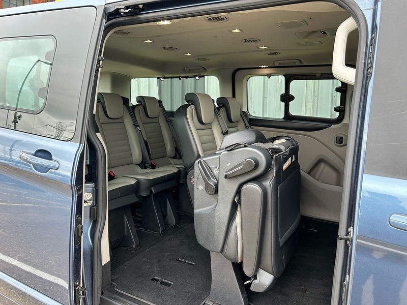 Ford 2.0 320 EcoBlue MHEV Titanium Minibus Double Cab 5dr Diesel Manual L2 Euro 6 (s/s) (130 ps)