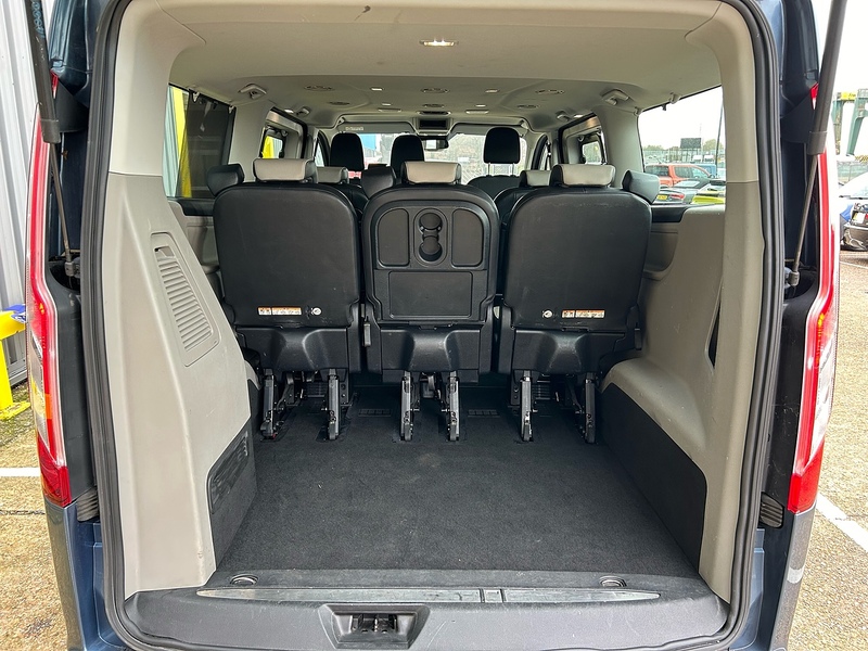 Ford 2.0 320 EcoBlue MHEV Titanium Minibus Double Cab 5dr Diesel Manual L2 Euro 6 (s/s) (130 ps)