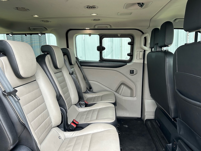 Ford 2.0 320 EcoBlue MHEV Titanium Minibus Double Cab 5dr Diesel Manual L2 Euro 6 (s/s) (130 ps)