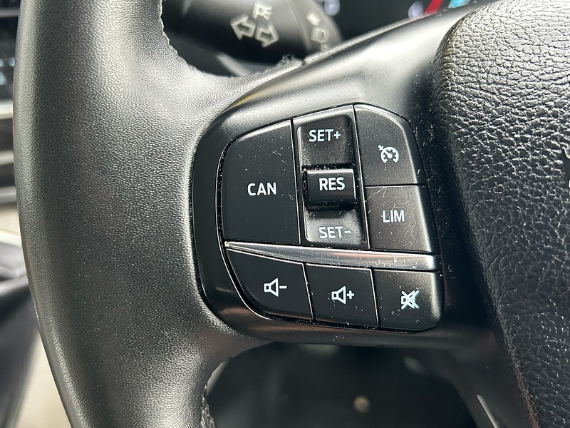 Ford 2.0 320 EcoBlue MHEV Titanium Minibus Double Cab 5dr Diesel Manual L2 Euro 6 (s/s) (130 ps)