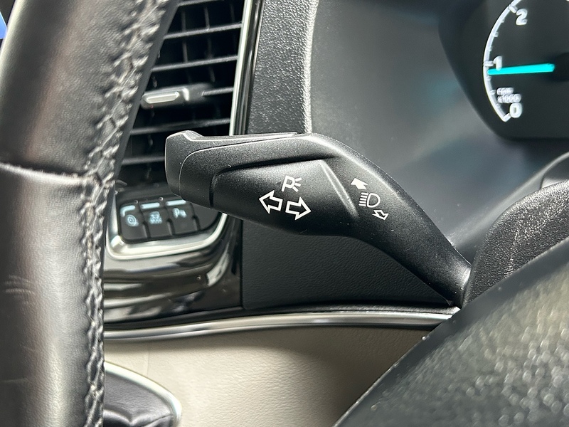 Ford 2.0 320 EcoBlue MHEV Titanium Minibus Double Cab 5dr Diesel Manual L2 Euro 6 (s/s) (130 ps)