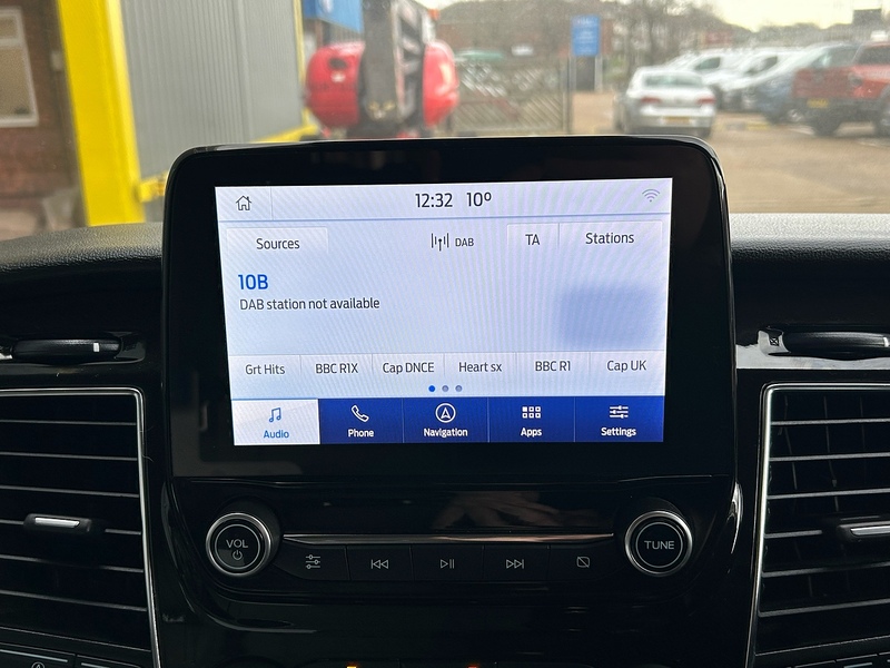 Ford 2.0 320 EcoBlue MHEV Titanium Minibus Double Cab 5dr Diesel Manual L2 Euro 6 (s/s) (130 ps)