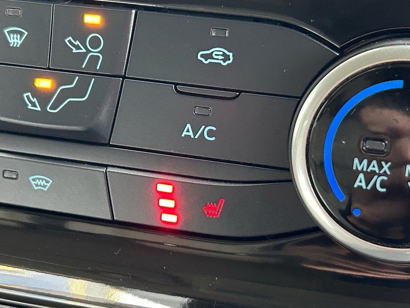 Ford 2.0 320 EcoBlue MHEV Titanium Minibus Double Cab 5dr Diesel Manual L2 Euro 6 (s/s) (130 ps)