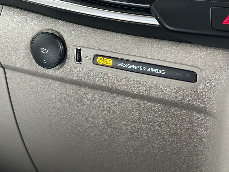 Ford 2.0 320 EcoBlue MHEV Titanium Minibus Double Cab 5dr Diesel Manual L2 Euro 6 (s/s) (130 ps)