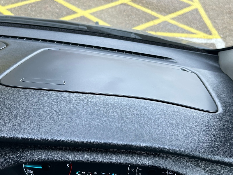 Ford 2.0 320 EcoBlue MHEV Titanium Minibus Double Cab 5dr Diesel Manual L2 Euro 6 (s/s) (130 ps)