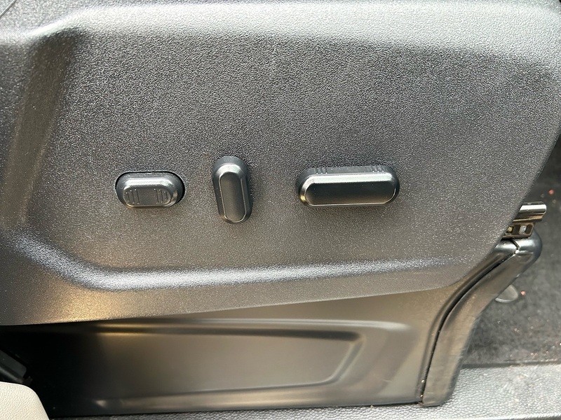 Ford 2.0 320 EcoBlue MHEV Titanium Minibus Double Cab 5dr Diesel Manual L2 Euro 6 (s/s) (130 ps)