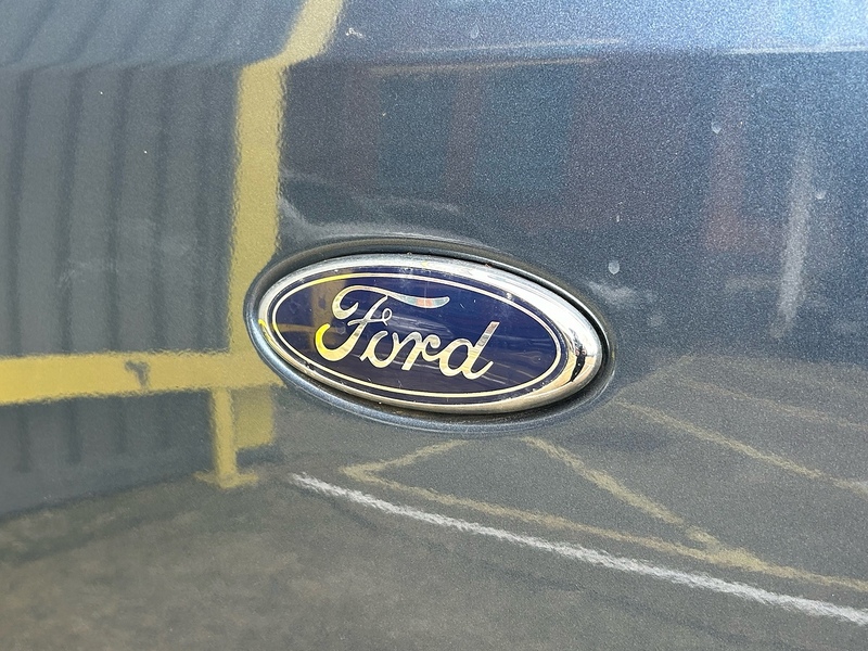 Ford 2.0 320 EcoBlue MHEV Titanium Minibus Double Cab 5dr Diesel Manual L2 Euro 6 (s/s) (130 ps)