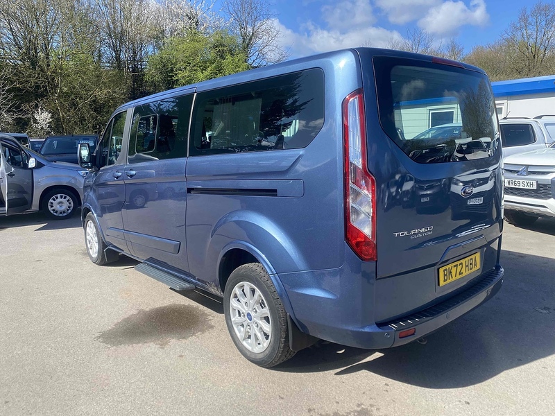 Ford 2.0 320 EcoBlue MHEV Titanium Minibus Double Cab 5dr Diesel Manual L2 Euro 6 (s/s) (130 ps)