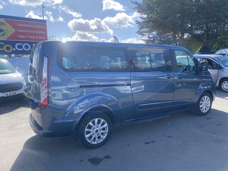 Ford 2.0 320 EcoBlue MHEV Titanium Minibus Double Cab 5dr Diesel Manual L2 Euro 6 (s/s) (130 ps)