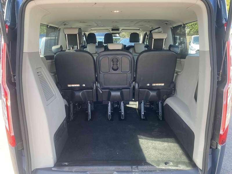 Ford 2.0 320 EcoBlue MHEV Titanium Minibus Double Cab 5dr Diesel Manual L2 Euro 6 (s/s) (130 ps)