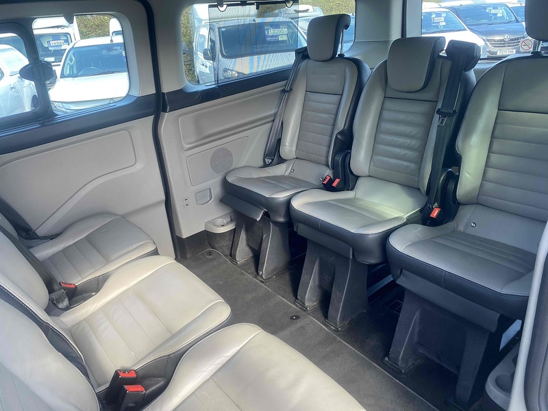 Ford 2.0 320 EcoBlue MHEV Titanium Minibus Double Cab 5dr Diesel Manual L2 Euro 6 (s/s) (130 ps)