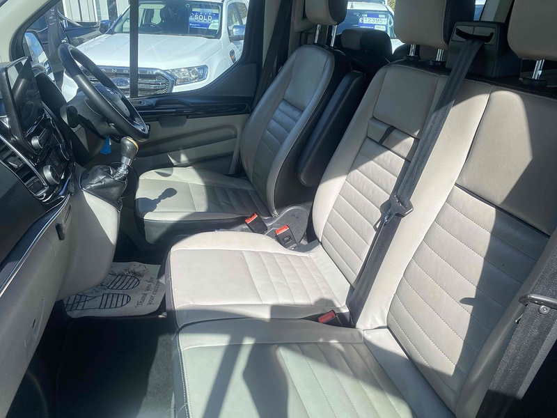 Ford 2.0 320 EcoBlue MHEV Titanium Minibus Double Cab 5dr Diesel Manual L2 Euro 6 (s/s) (130 ps)