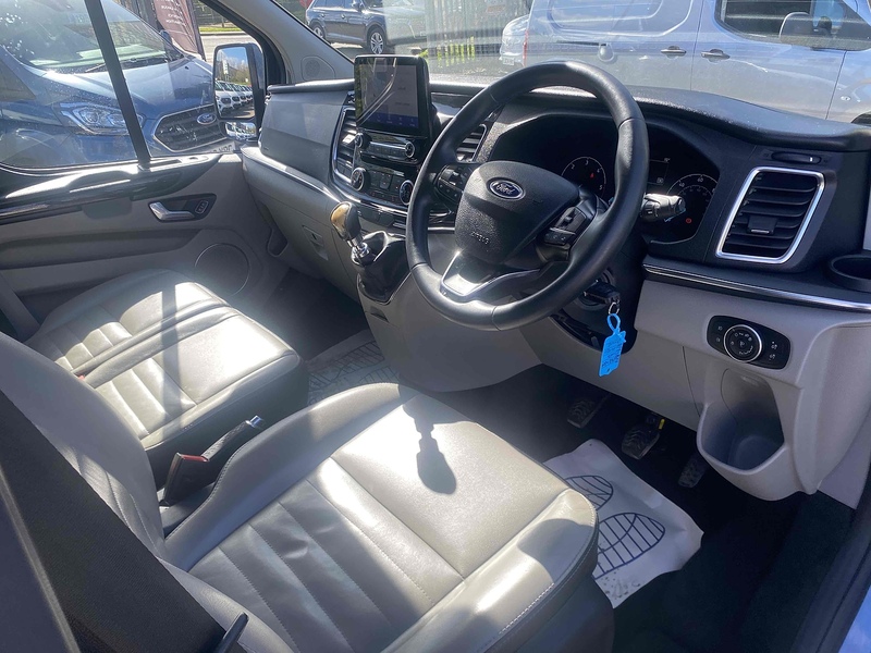 Ford 2.0 320 EcoBlue MHEV Titanium Minibus Double Cab 5dr Diesel Manual L2 Euro 6 (s/s) (130 ps)