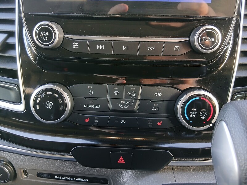 Ford 2.0 320 EcoBlue Titanium Minibus Double Cab 5dr Diesel Auto L2 Euro 6 (s/s) (130 ps)