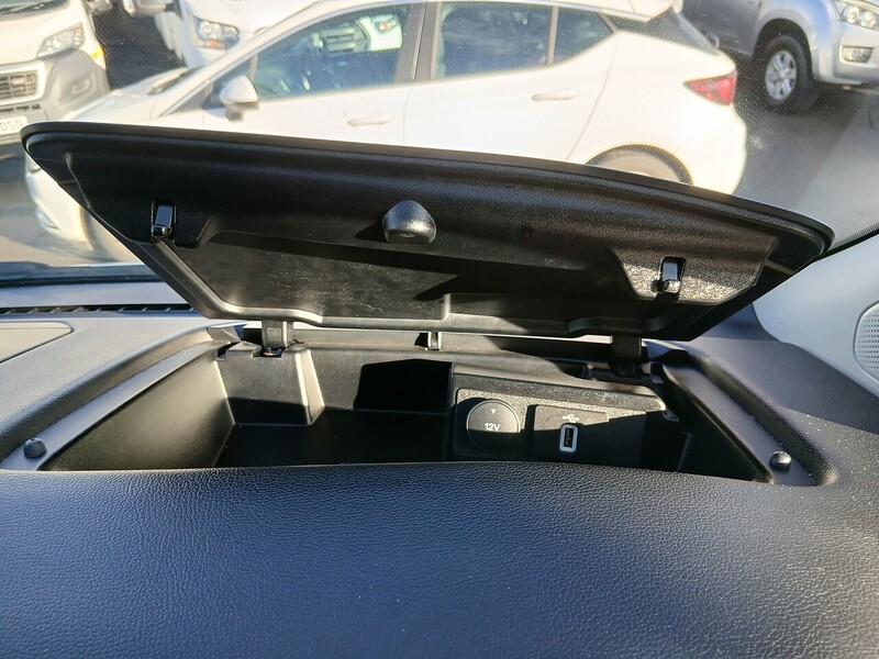 Ford 2.0 320 EcoBlue Titanium Minibus Double Cab 5dr Diesel Auto L2 Euro 6 (s/s) (130 ps)