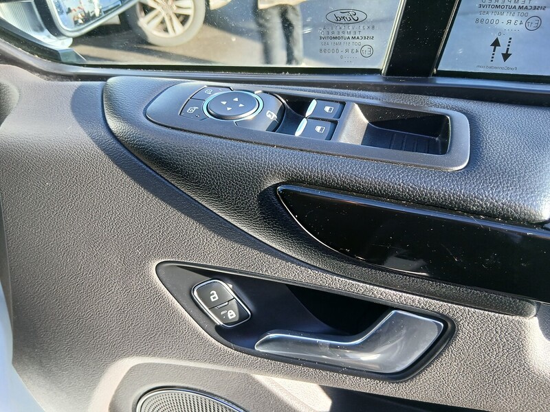 Ford 2.0 320 EcoBlue Titanium Minibus Double Cab 5dr Diesel Auto L2 Euro 6 (s/s) (130 ps)