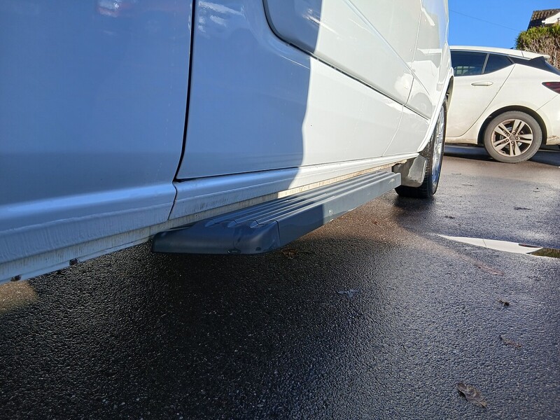 Ford 2.0 320 EcoBlue Titanium Minibus Double Cab 5dr Diesel Auto L2 Euro 6 (s/s) (130 ps)