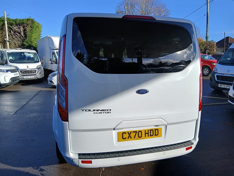 Ford 2.0 320 EcoBlue Titanium Minibus Double Cab 5dr Diesel Auto L2 Euro 6 (s/s) (130 ps)