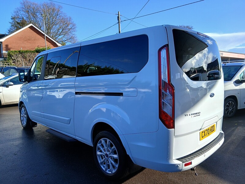 Ford 2.0 320 EcoBlue Titanium Minibus Double Cab 5dr Diesel Auto L2 Euro 6 (s/s) (130 ps)
