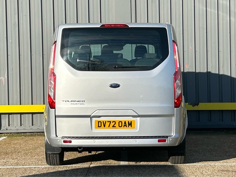 Ford 2.0 320 EcoBlue Titanium Minibus Double Cab 5dr Diesel Auto L2 Euro 6 (s/s) (130 ps)